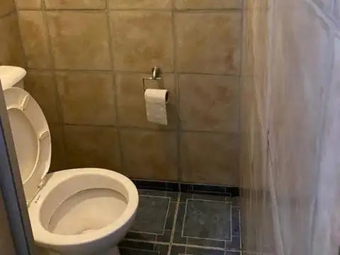 CASONA EN ALQUILER  EXCLUSIVO USO PROFESIONAL, COMERCIAL O INSTITUCIONAL 
