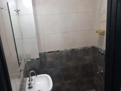 ALQUILO PH 1  AMB y medio CON PATIO EN LINIERS