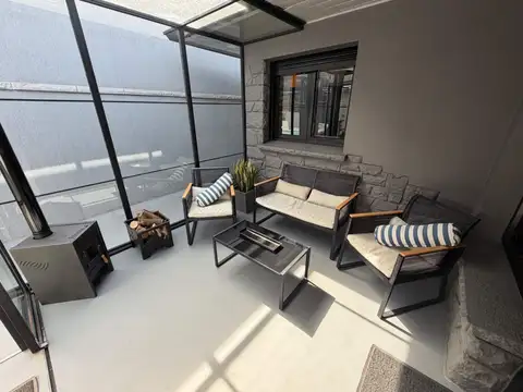 Casa 4 ambientes con 2 baños