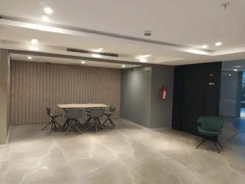 Oficina en Venta con 10 cocheras