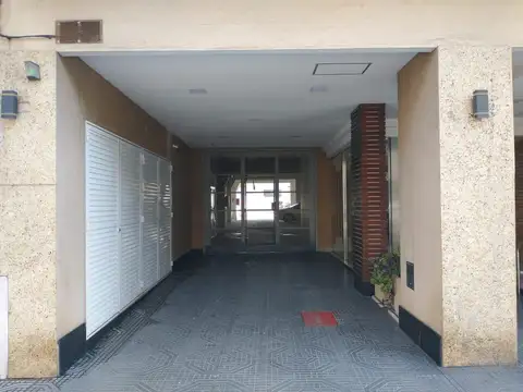 Cochera en venta - Monte Castro