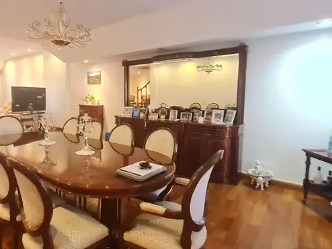 Casa 5 ambientes con 3 baños