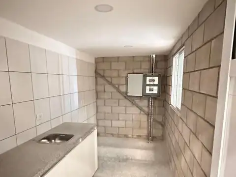 Nave Industrial - 2100 m2 cubiertos -  El Pato - Berazategui - ALQUILER