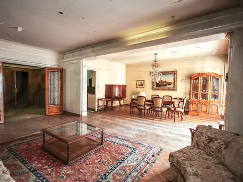 Exclusivo Semipiso 6 amb. Categoría, excelente Acceso a Transp. y Servicios. Mínimas expensas