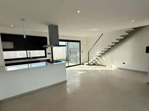Casa en Venta en Barrio Rincones de Manantiales, USD 160.000
