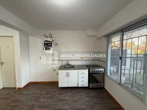 MERCEDES 1090 , Piso 0