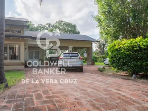 Casa en venta sobre dos lotes Club de Campo El Paso