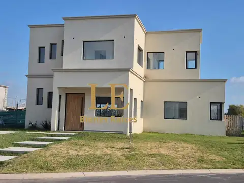 Venta de casa lote interno en Santa Elisa, Pilar del Este