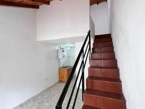 Depto Tipo Casa en Alquiler de 2 ambientes