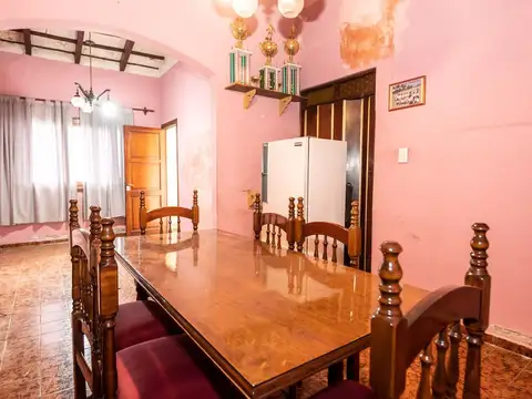 Casa 10 ambientes con 5 baños