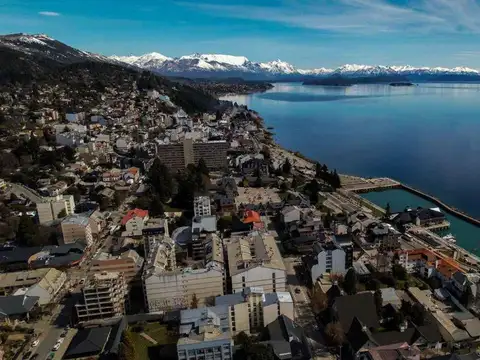 Francisco Pascasio Moreno, Centro, San Carlos de Bariloche al 1000