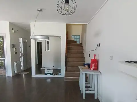 Casa en Alquiler de 3 Dormitorios con pileta