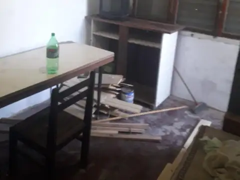 Casa 3 ambientes con 1 baño