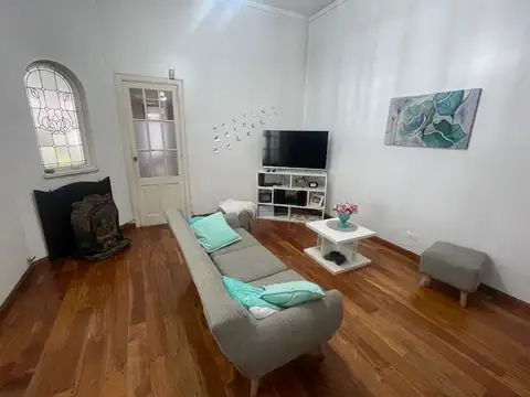 Casa de 4 ambientes en venta en Quilmes centro