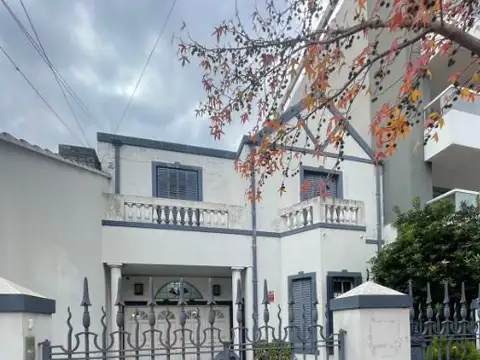 Casa de 4 ambientes en venta en Quilmes centro