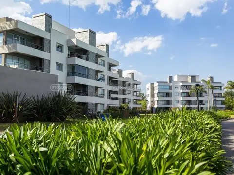 Lagoon Pilar. Calle Caamaño 1000
