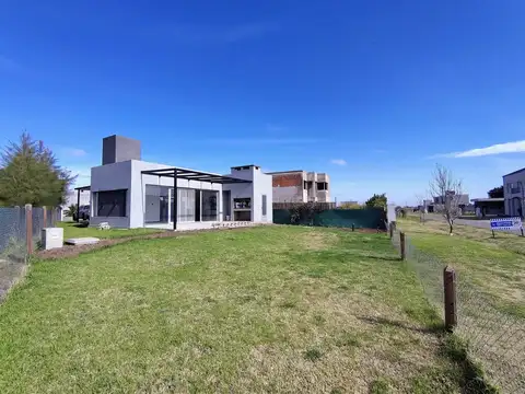 Casa a estrenar de 2 dormitorios en Barrio Cerrado Brisanova Pueblo Esther Opción Pileta