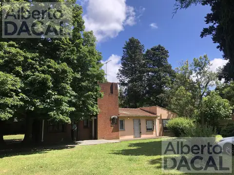 Casa en  QUINTA EN VENTA VILLA ELISA