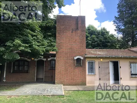 Casa 2 ambientes con 1 baño