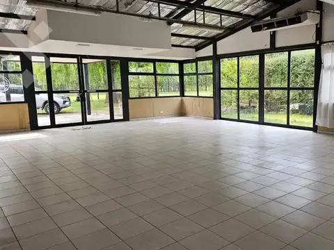 VENTA (EN EXCLUSIVA) CASA QUINTA Y SALÓN DE USOS MÚLTIPLES - CIPOLLETTI