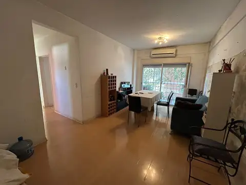 Castro Barros 1000, Piso 2