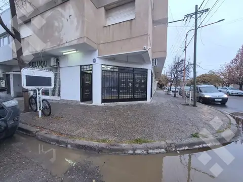 VENTA LOCAL COMERCIAL 38 M2 - CENTRO, CIPOLLETTI