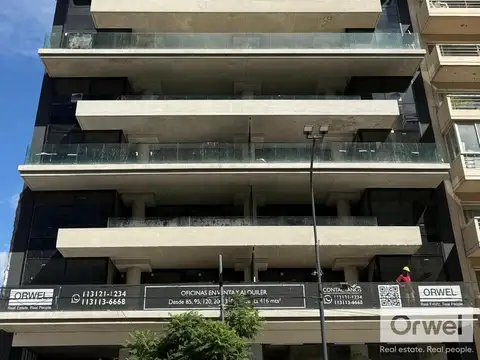 Oficina en ALQUILER en Belgrano. Seguridad 24 hs. Cochera. Balcon. Orlando Office.