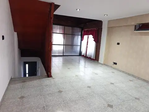 Depto Tipo Casa en Alquiler de 2 dormitorios
