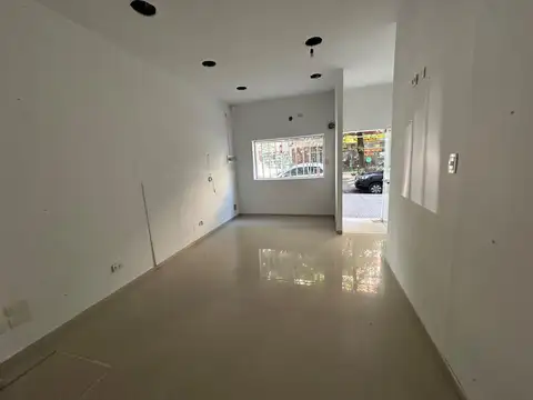 Local en Alquiler en Villa Urquiza, $ 800.000