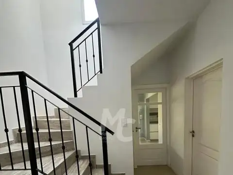 Casa 6 ambientes con 4 baños