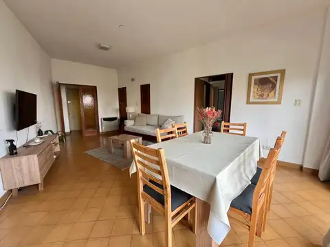 Departamento de 2 dormitorios en venta en La Plata sobre Calle 9 [Cod: ]