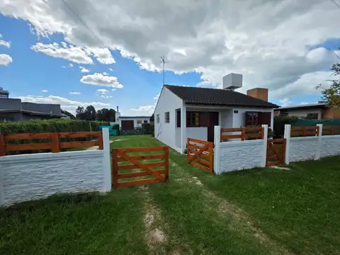 Casa 2 ambientes con 1 baño
