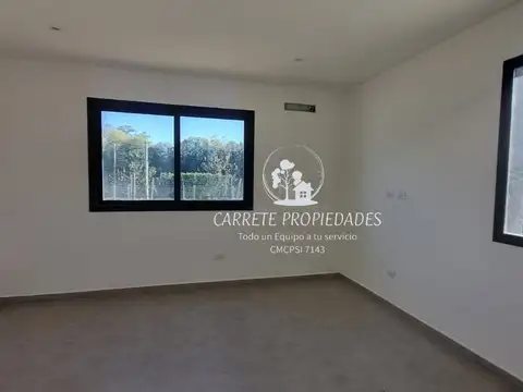 Casa en Venta con 3 cocheras