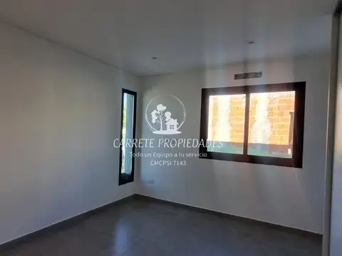 OPORTUNIDAD! Casa de 5 ambientes Moderna en Venta. Barrio Santa Lucia. Pilar