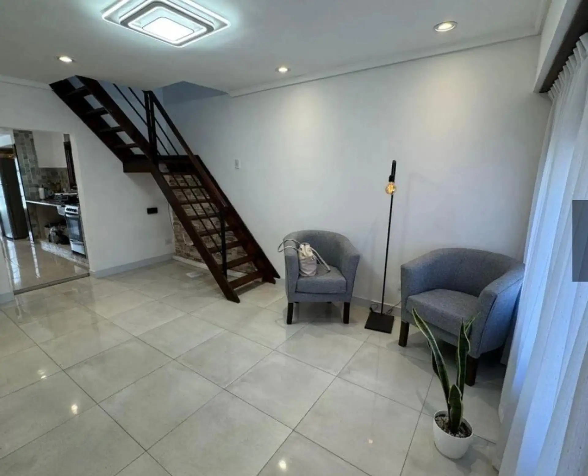 VENTA CASA 4 AMBIENTES