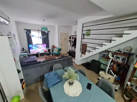 Depto Tipo Casa en Venta de 3 ambientes