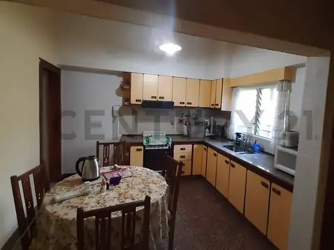 Casa 4 ambientes con 4 baños