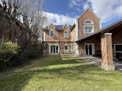 VENTA CASA ITUZAINGÓ 5 AMBIENTES CON PISCINA EN BARRIO CERRADO EL JAGÜEL