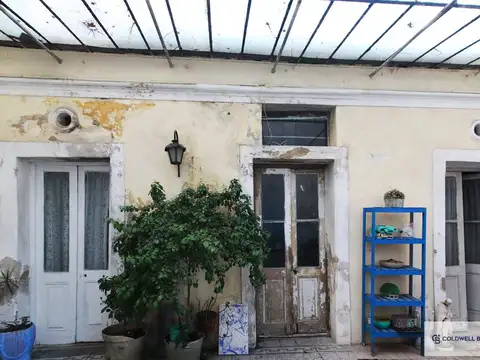 Casa 6 ambientes con 1 baño