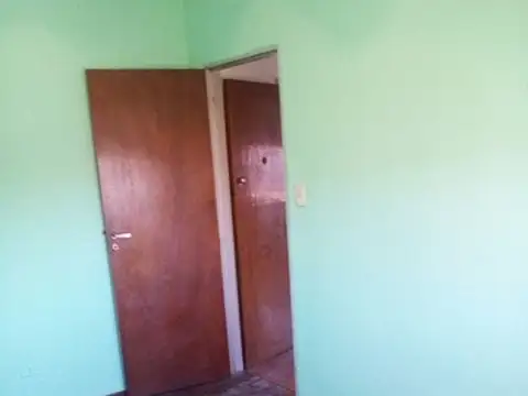 PH 3 AMB. CON COCHERA ,1 PISO X ESCALERA  CON JARDIN VIRREYES. GANDOLFO AL 2800