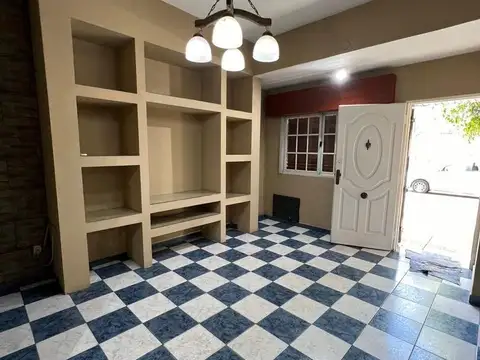 Depto Tipo Casa en Venta de 5 ambientes