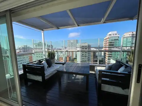 Departamento en Venta con 3 cocheras
