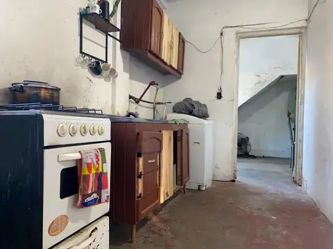 CASA CON PILETA Y COCHERA
