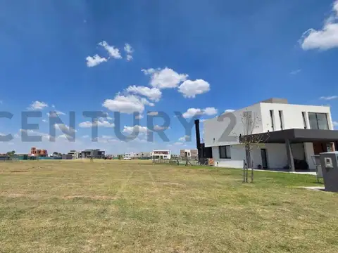 Lote en venta en uno de los barrios más espectacular de Canning. Terralagos