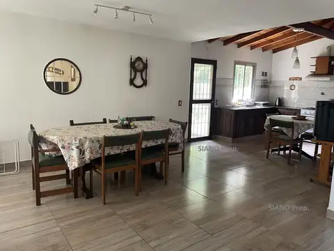 Casa 5 ambientes con 3 baños