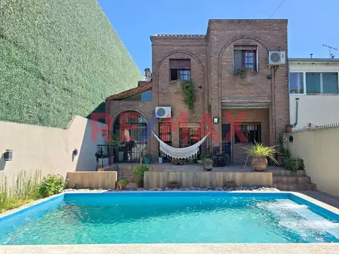 VENTA CASA  5 AMBIENTES  ITUZAINGO NORTE