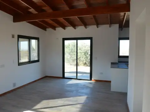 Casa 4 ambientes con 2 baños