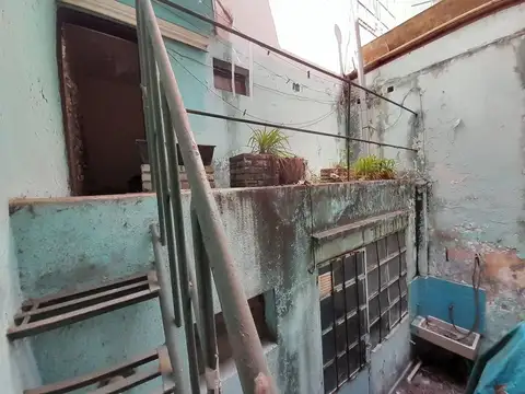 VENTA PH EN PB A REFACCIONAR CON PATIO BALVANERA