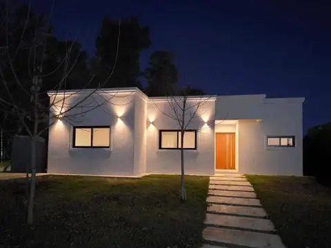 Casa en venta 4 ambientes  Santa Elisa