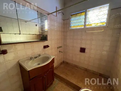 Casa en Alquiler con 1 cochera